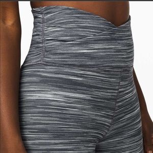 Lululemon Align Crop 21" 
Cross Waist